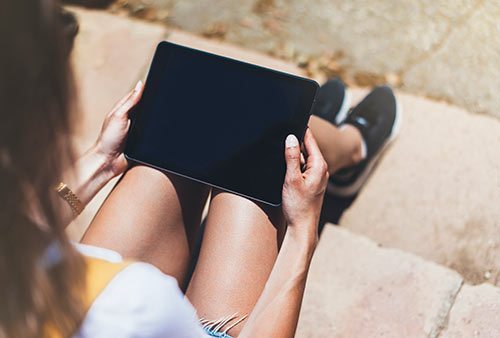 Many resorts and restaurants offer free wifi. Many resorts and restaurants offer free wifi.