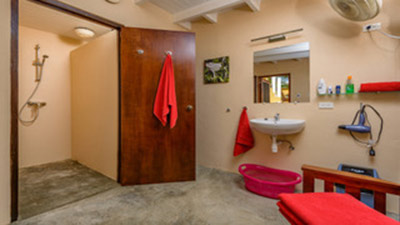 Those with evening flights will enjoy having the Djambo changing room at their convenience. Those with evening flights will enjoy having the Djambo changing room at their convenience.